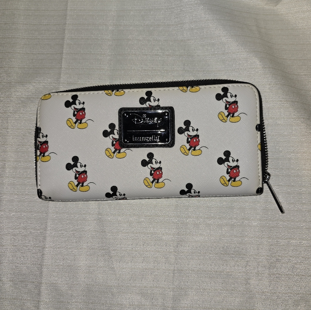 Loungefly Mickey Mouse White Wallet